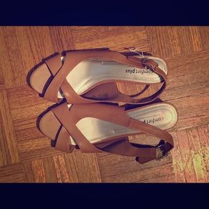 Size 11 comfort plus sling back shoes!